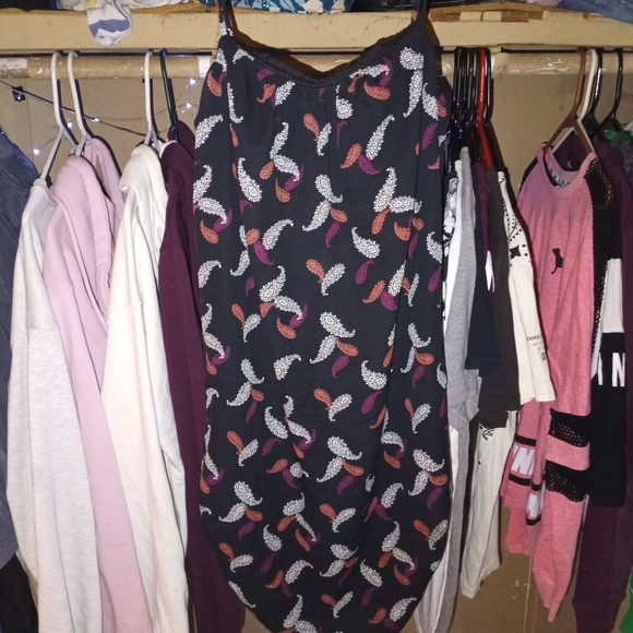 Forever 21 Dresses & Skirts - Black Dress with Colorful Feather Print